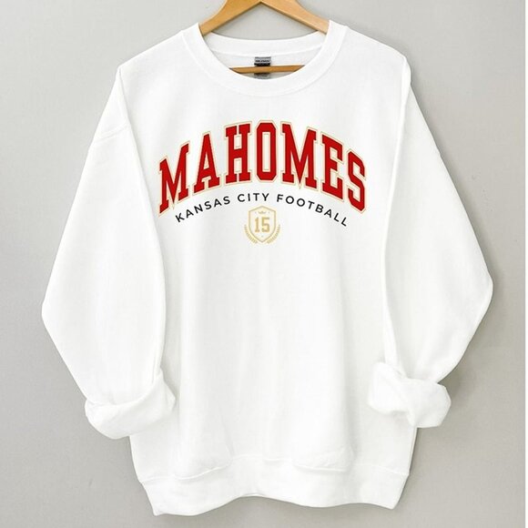 Patrick Mahomes KC Football Sweatshirt Retro NFL Crewneck Vintage Chiefs Fan 05 - Picture 1 of 5